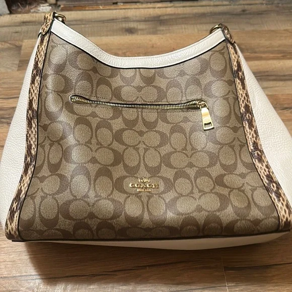Forever one of my favorite @coach bags and color combo  Coach purse and wallet combo display picture 1